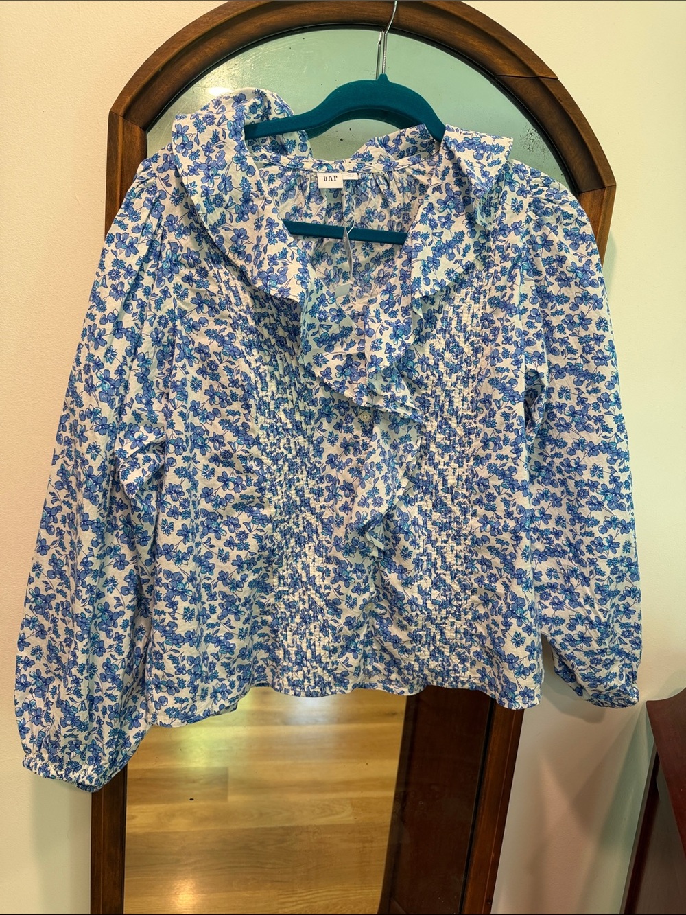 GAP Blue and White Floral Ruffle Blouse Top NWT M